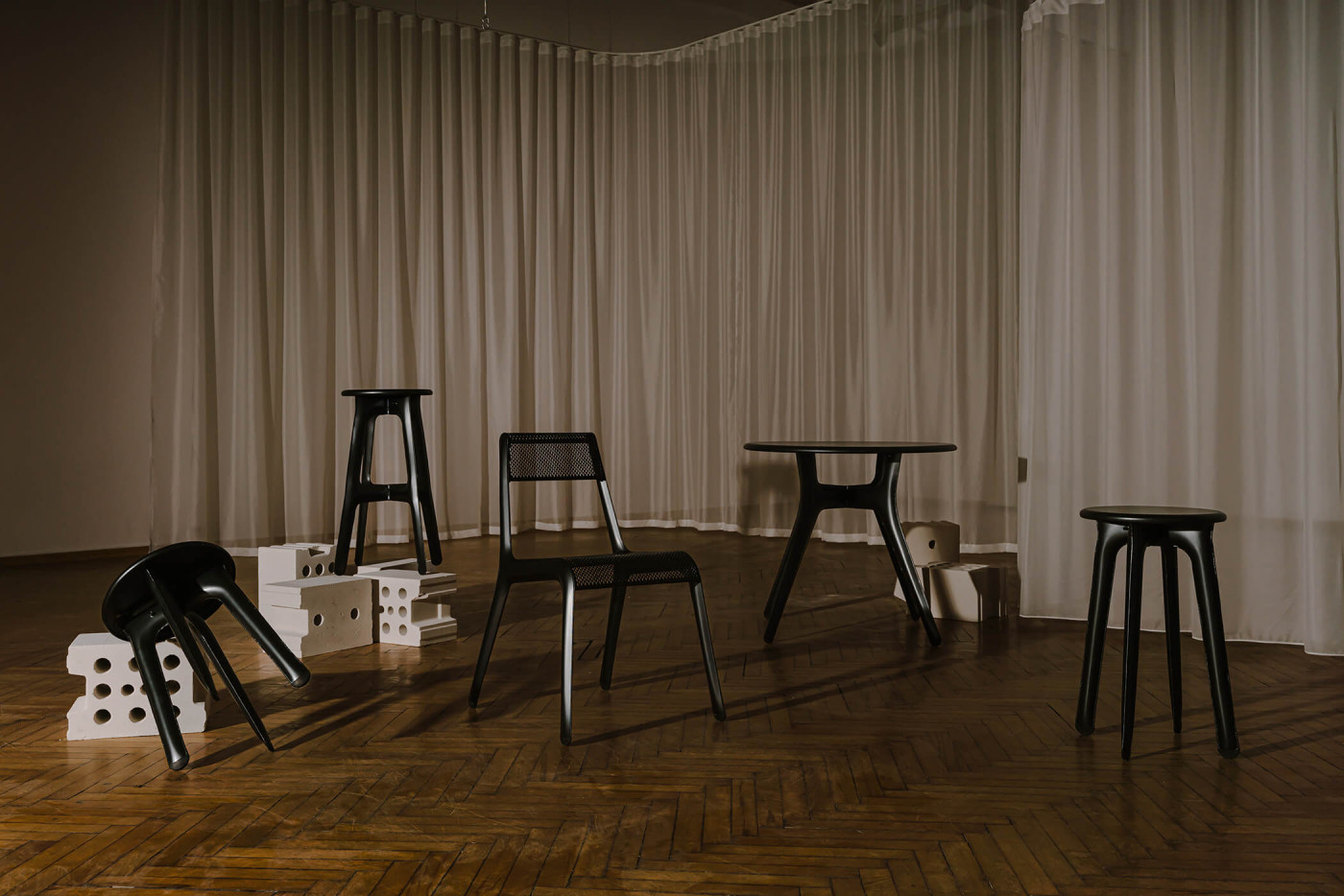 Zieta_ULTRALEGGERA_FAMILY_anodic_black_Zieta_Collection_photo_by_Zasoby_Studio_1