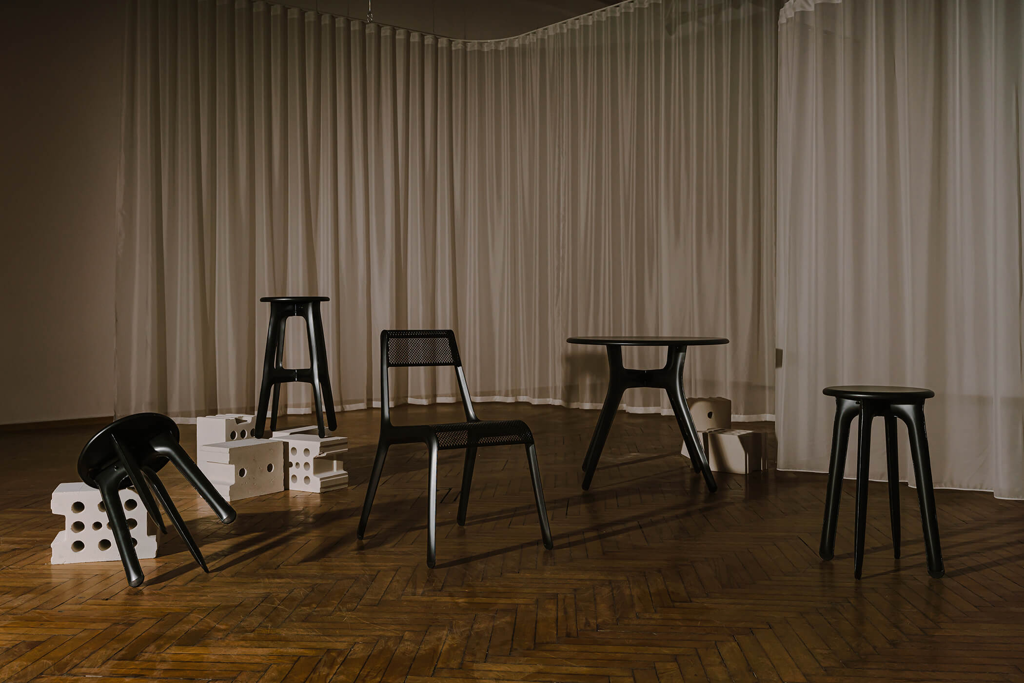 Zieta_ULTRALEGGERA_FAMILY_anodic_black_Zieta_Collection_photo_by_Zasoby_Studio_1