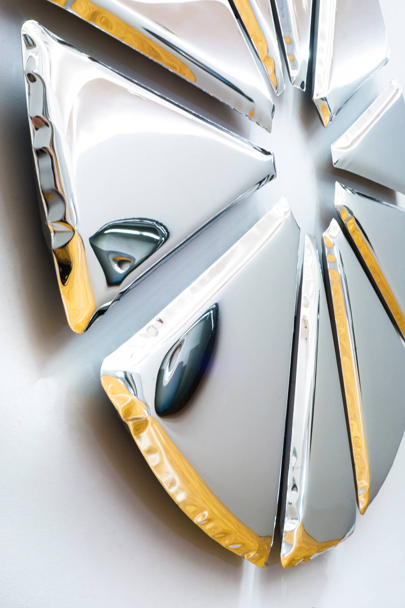 inox spiegel dekoration im innenraum