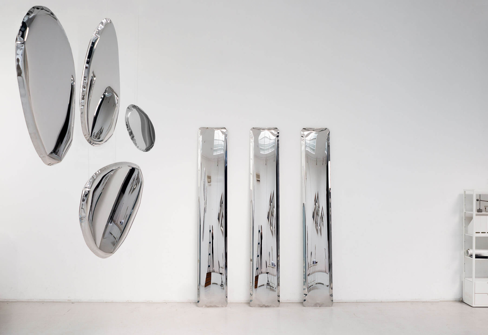 Zieta_TAFLA_IQ_Mirror_inox_Zieta_Collection_7