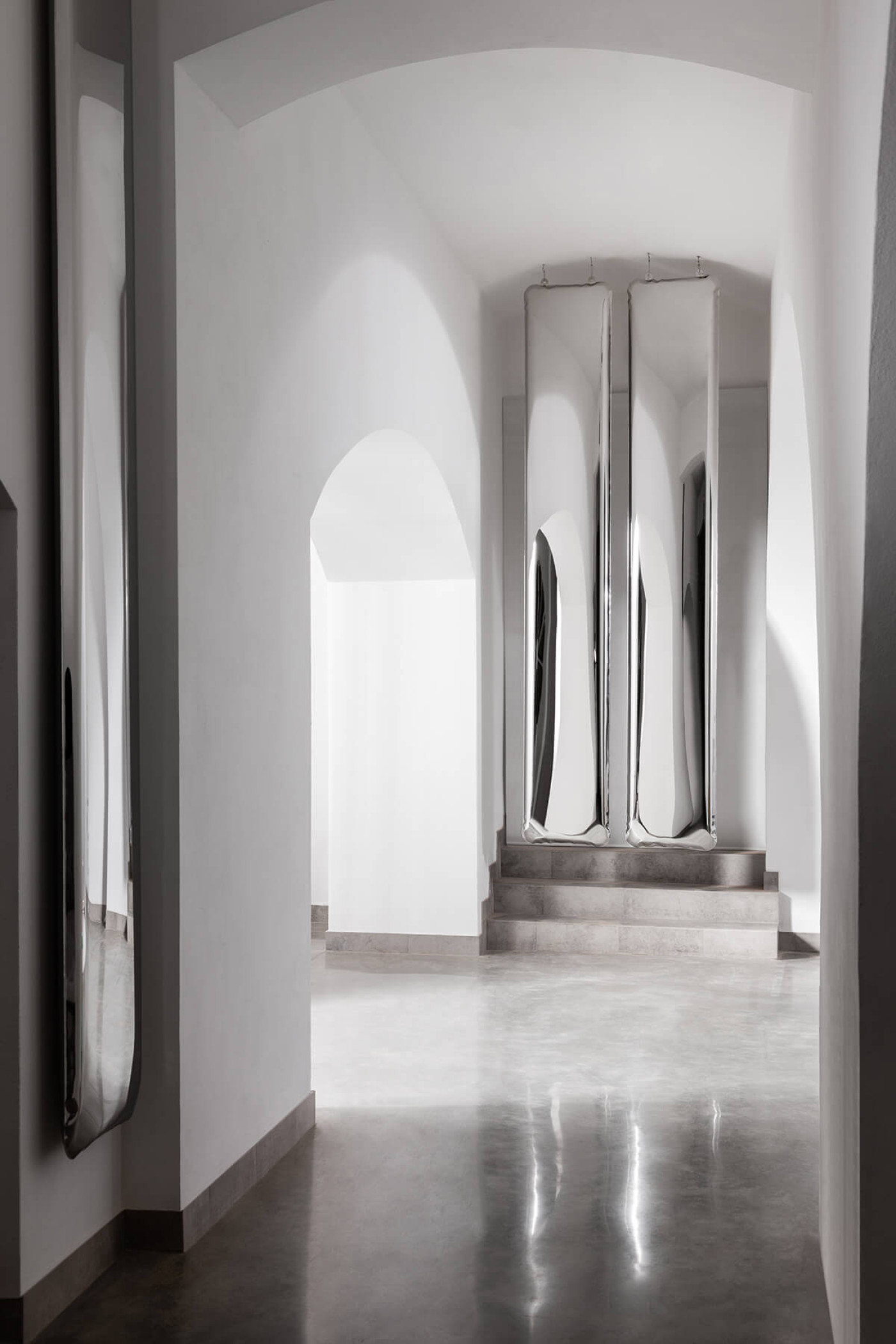 Zieta_TAFLA_IQ_inox_polished_Zieta_Collection_photo_by_Weronika_Trojanowska_2