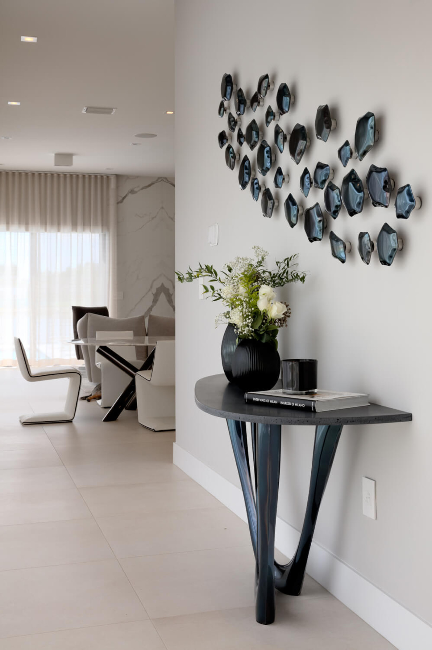 Zieta_G-console_Duo_Concrete_top_and_cosmic_blue_base_photo_WestonHouse_1